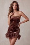 Vestido cóctel corto de terciopelo con de volantes Chocolates bodycon