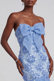 Vestido de graduación de organza sin tirantes de sirena azul sin tirantes florales con volantes