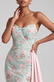 Vestido largo de graduación bordado con tirantes de sirena verde claro y lentejuelas