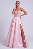 Vestido de graduación largo de satén rosa sin tirantes florales con abertura lateral