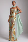 Vestido largo de graduación sin tirantes dorados con lentejuelas y chiffon