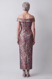 Vestido largo de madre de novia de jacquard gris de funda descubierto