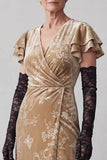 Vestido largo de madre de la novia con escote en V y escote en V y funda larga con volantes
