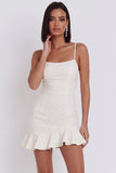 Vestido blanco blanco corto corto con escote cuadrado con volantes