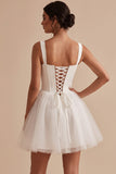Corsé blanco, tul, escote cuadrado, vestido corto blanco con lazo