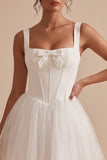 Corsé blanco, tul, escote cuadrado, vestido corto blanco con lazo