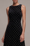 Vestido de terciopelo largo negro de cuello redondo y escote en A