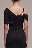 Vestido formal Maxi de vaina negra asimétrico y fruncido al descubierto