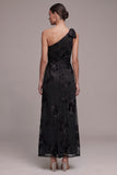 Vestido formal maxi de esvaina negra con apliques florales de un solo hombro y abertura