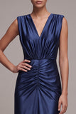 Vestido formal largo de escote en V y abertura frontal azul marino