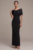 Vestido largo de satén con funda negra