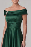 Vestido de Madre de la novia de satén fruncido verde oscuro en línea A con pedrería