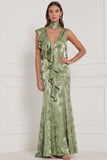 Vestido largo de dama de honor sirena burdeos con escote en V y volantes