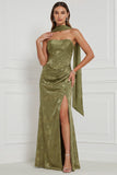 Vestido de dama de honor Maxi sin tirantes y arrugado con funda oliva y abertura lateral