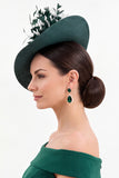 Sombrero Fascinator de Tela Sinomay verde oscuro con plumas