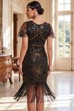 Vestido de los años 20 con flecos verde oscuro con cuello redondo y cuentas con flecos