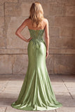 Vestido largo de graduación satén fruncido con cuentas y satín corsé verde, escote en V y sello en V
