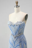 Vestido largo de baile de sirena azul sin tirantes con cuentas y abertura