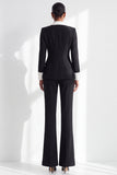 Traje de mujer blanco y negro con solapa cruzada, doble botonadura y bolsillos