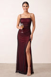 Vestido largo de noche con tirantes finos negros rojos y abertura