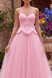 Vestido largo de fiesta rosa de tul bordado con cuentas, sin tirantes y corte A