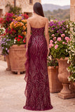 Vestido largo de fiesta burdeos con lentejuelas, corte sirena, volantes y abertura sin tirantes