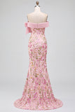 Vestido largo de fiesta rosa bordado de corte sirena con hombros descubiertos y abertura lateral