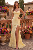 Vestido largo de fiesta amarillo floral bordado de corte sirena con tirantes finos