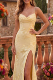 Vestido largo de fiesta amarillo floral bordado de corte sirena con tirantes finos