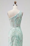 Vestido largo de fiesta verde de corte sirena con cuentas, lentejuelas y diseño de un solo hombro
