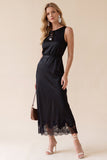 Vestido midi negro de satén para invitada de boda con escote redondo y encaje