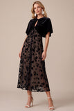 Vestido midi negro de terciopelo de corte en A con escote redondo y capa para fiesta de Navidad