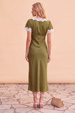Vestido midi de fiesta de Navidad rosa empolvado con escote en V, mangas y encaje