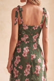 Vestido midi verde de invitada de boda con escote cuadrado y estampado floral