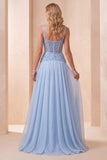 Vestido formal largo azul celeste de lentejuelas corte en A