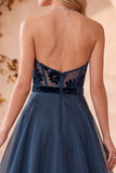 Vestido formal largo de organza de terciopelo sin tirantes azul marino A-Line