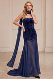 Vestido largo de terciopelo de corte sirena sin tirantes