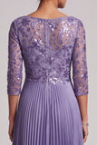 Vestido largo para madre de la novia morado de corte en A con escote barco y bordado