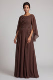 Vestido largo para madre de la novia color café con capucha y corte en A