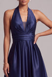 Vestido formal midi de satén fruncido azul oscuro de corte en A