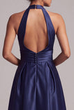 Vestido formal midi de satén fruncido azul oscuro de corte en A