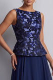 Vestido largo para madre de la novia azul marino con escote barco y corte en A