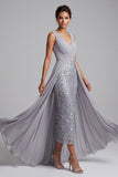 Vestido midi de gasa gris claro con lentejuelas para madre de la novia