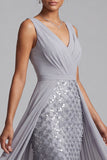 Vestido midi de gasa gris claro con lentejuelas para madre de la novia