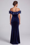 Vestido formal largo de terciopelo azul marino con corte sirena y volantes