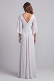 Vestido de madre de la novia gris claro de gasa con mangas, escote en V y apliques