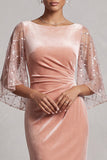 Vestido formal largo de terciopelo con corte sirena, cuello barco y lentejuelas