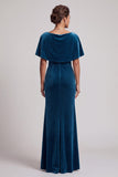 Vestido largo de madre de la novia de terciopelo azul pavo real con escote drapeado