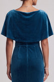 Vestido largo de madre de la novia de terciopelo azul pavo real con escote drapeado