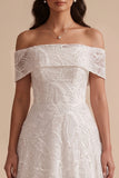 Vestido de novia largo blanco con lentejuelas bordadas, corte en A y escote de hombros descubiertos